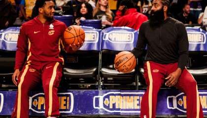 开云app官网下载二维码-单月600分，超越科比成队史第一！东契奇42分0失误，湖人又赢了！