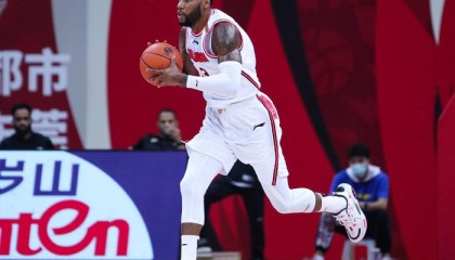 拒绝退役！广东三冠功勋外援渴望重返CBA，上赛季曾狂砍36+11+11