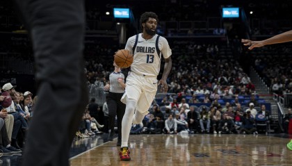 开云app官网下载二维码-马绍尔谈浓眉受伤：为他祈祷 现在是下一个人顶上心态继续战斗