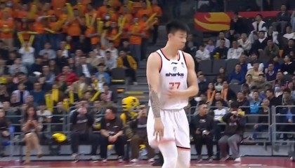 开云app官网下载链接-硬仗证明自己！张镇麟对阵广东三节12中9轰22分新赛季最佳一战|上海|胡明轩|崔晓龙|杜润旺|篮板_新浪体育_新浪新闻